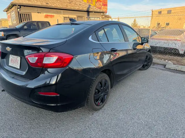 2017 Chevrolet Cruze 4dr Sdn 1.4L LT w/1SD - Photo 3