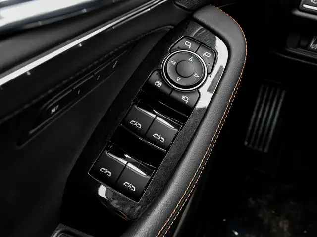 2025 Cadillac CT5-V AWD 3.0L Twin Turbo - Photo 18