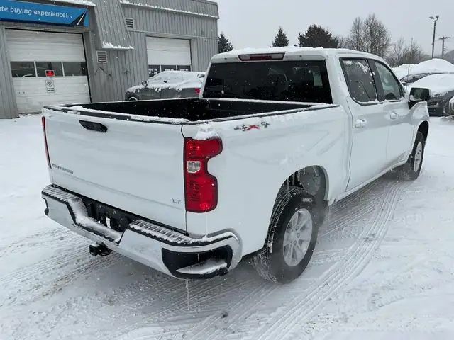 2023 Chevrolet Silverado 1500 LT - Photo 3
