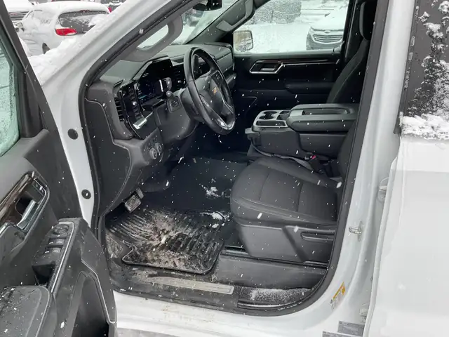 2023 Chevrolet Silverado 1500 LT - Photo 12