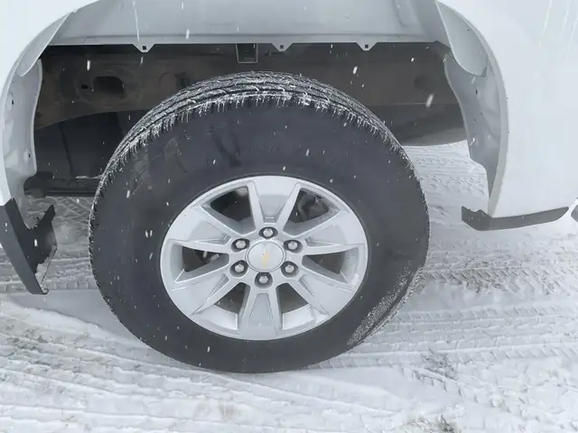 2023 Chevrolet Silverado 1500 LT - Photo 27