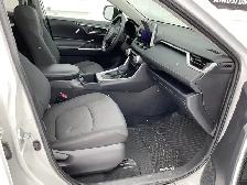 2024 Toyota RAV4 XLE - Photo 9