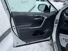 2024 Toyota RAV4 XLE - Photo 17