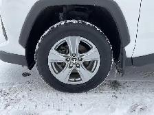 2024 Toyota RAV4 XLE - Photo 22