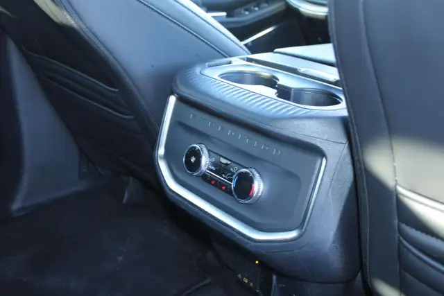 2025 Ford Expedition Platinum - Photo 6