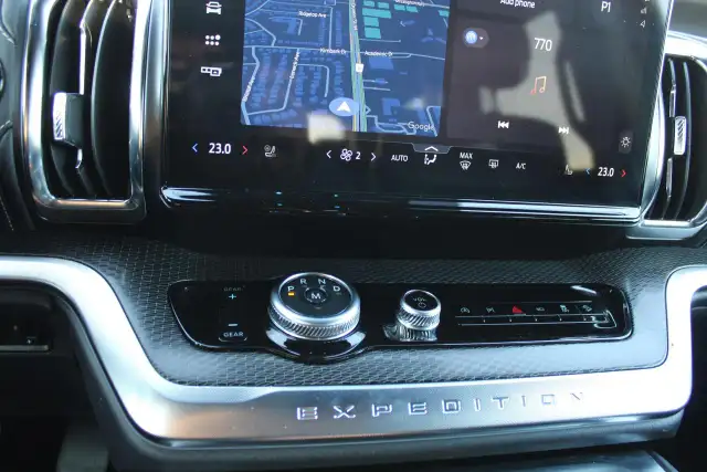 2025 Ford Expedition Platinum - Photo 14