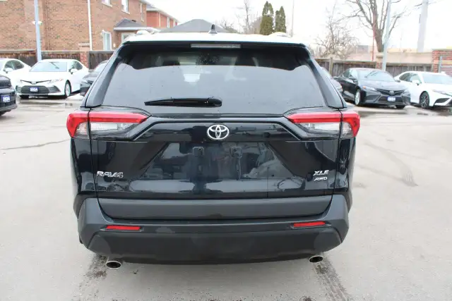 2024 Toyota RAV4 XLE - Photo 3
