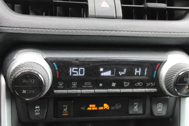 2024 Toyota RAV4 XLE - Photo 6