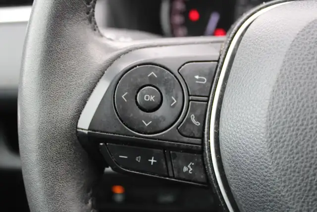 2024 Toyota RAV4 XLE - Photo 12