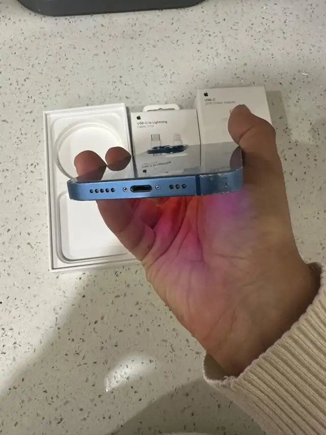 iPhone 13 128gb Airpods/Fast Charger/Delivery - Photo 3