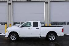 2018 RAM 1500 Express Quad Cab 5.7L HEMI 4x4 6'4 BOX - Photo 3