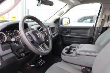 2018 RAM 1500 Express Quad Cab 5.7L HEMI 4x4 6'4 BOX - Photo 6