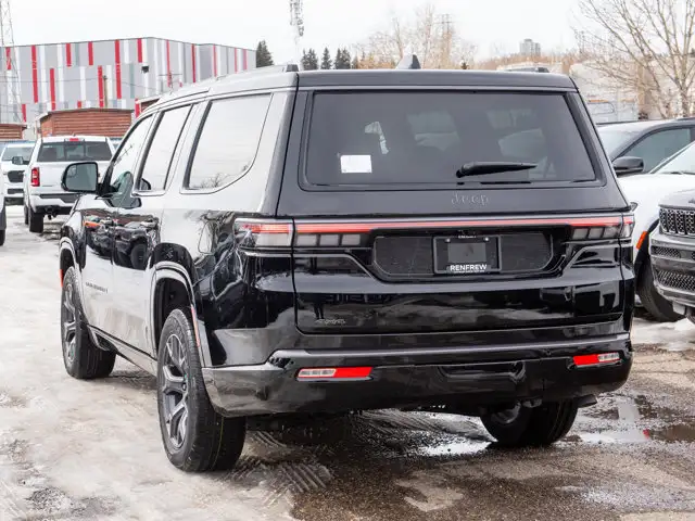 2026 Jeep Grand Wagoneer - Photo 4
