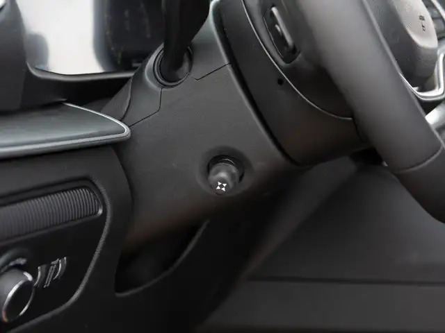 2026 Jeep Grand Wagoneer - Photo 12