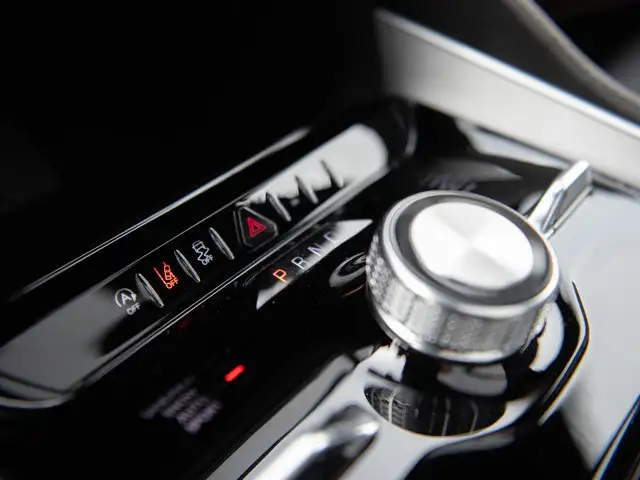 2026 Jeep Grand Wagoneer - Photo 19