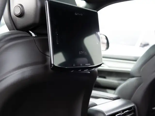 2026 Jeep Grand Wagoneer - Photo 21