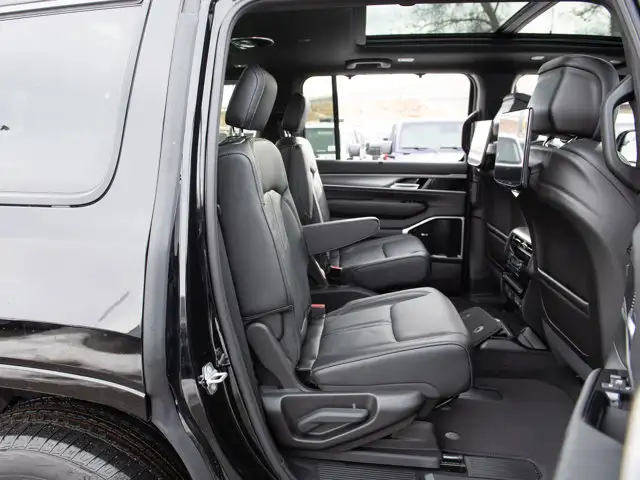 2026 Jeep Grand Wagoneer - Photo 27