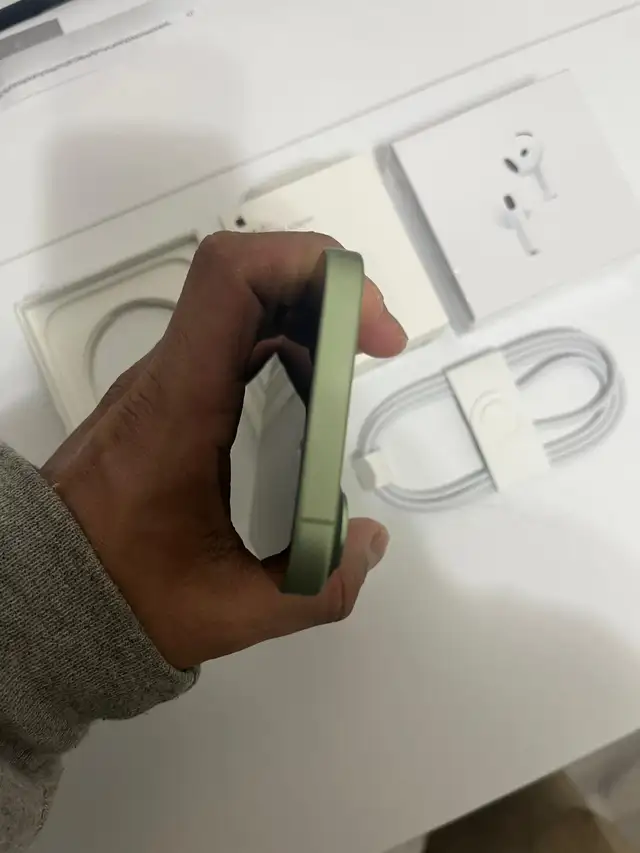 iPhone 17 256gb Airpods/Fast Charger/Delivery - Photo 3