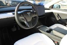 2022 Tesla Model 3 - Photo 9