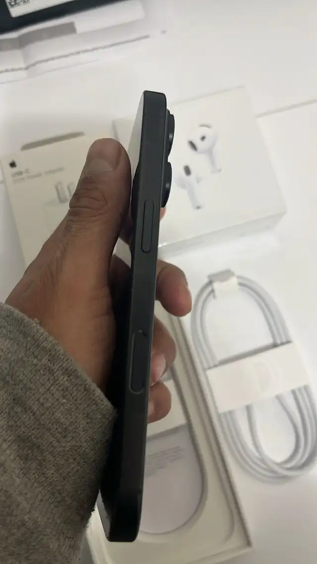 iPhone 16 Pro 128gb 99% battery Airpods/Fast Charger/Delivery - Photo 4