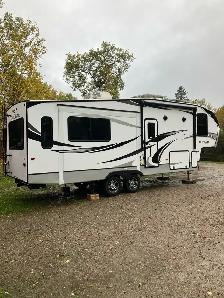 2022 Cougar 27sgs fifth wheel