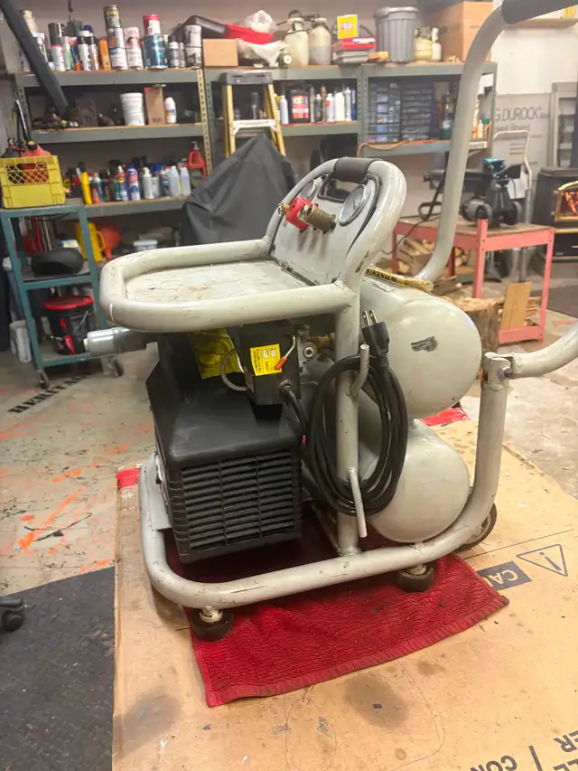Air compressor - Photo 3