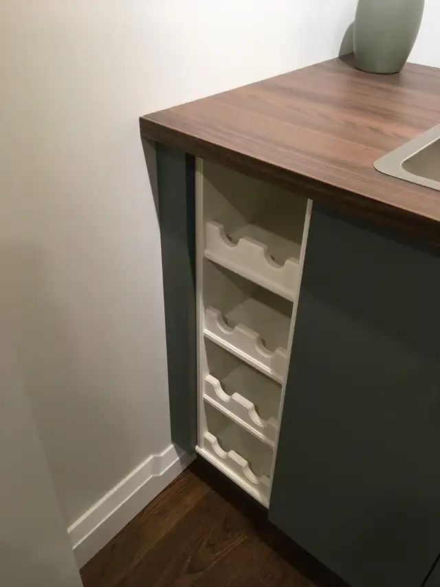 Baseboard, casing, doors, Ikea kitchen - Photo 10