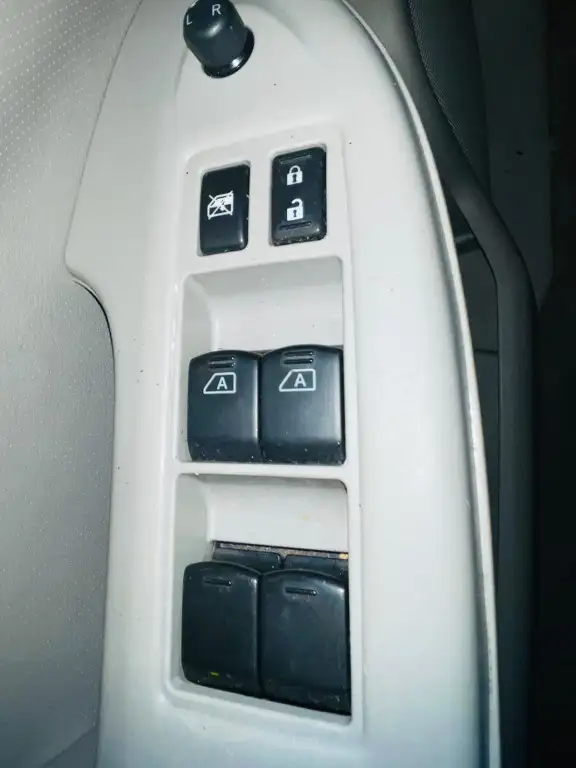 2011 Nissan Quest S Front-wheel Drive Passenger Van CVT - Photo 15