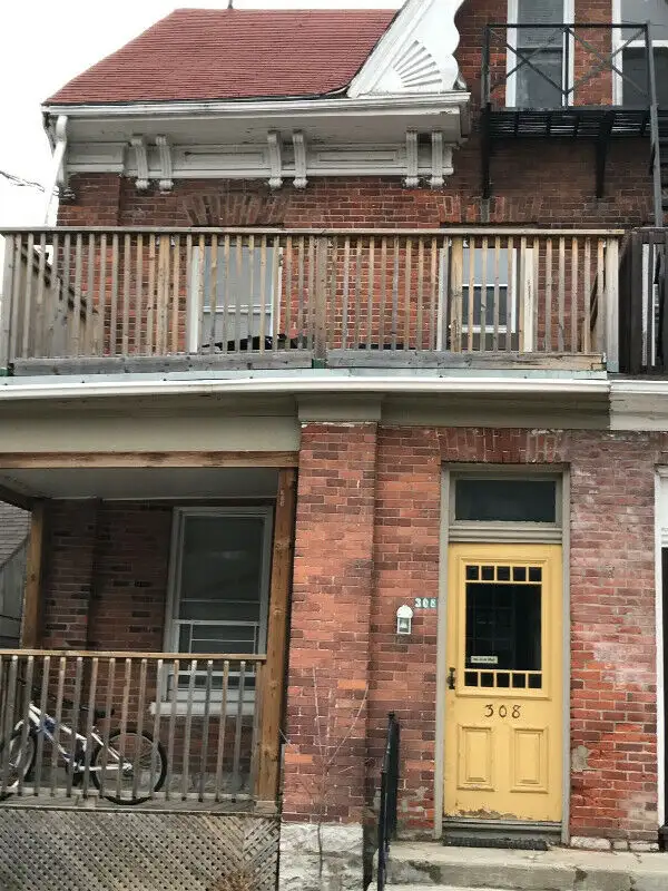 1 Bedroom Queens apartment- May 1st - steps to campus - Photo 4