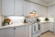 OPEN HOUSE Freehold 3 Bed, 2.5 Bath Townhouse - Newmarket - Photo 4