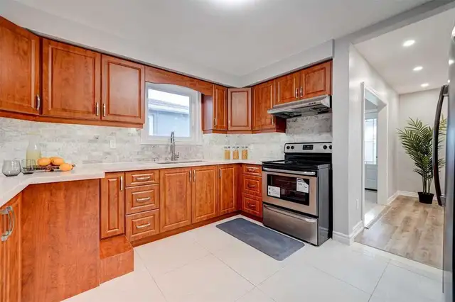 Main flr 3bdrm 2br-midland/sheppard - Photo 4