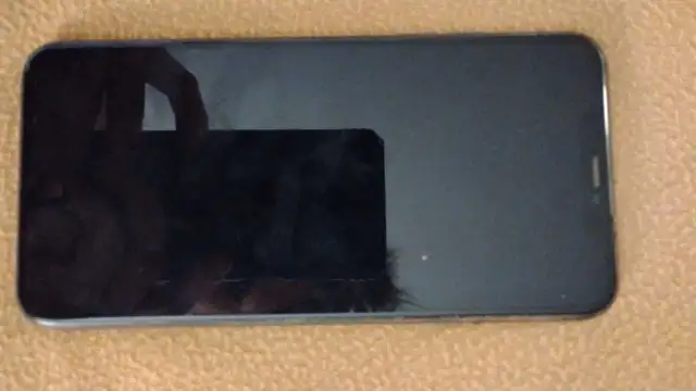 iPhone 11 Pro Max – 256GB (Excellent Condition – For Parts / Re - Photo 2