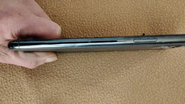 iPhone 11 Pro Max – 256GB (Excellent Condition – For Parts / Re - Photo 4