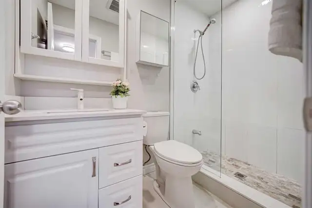 Midland/sheppard-3bdrm 2br Main flr house - Photo 9