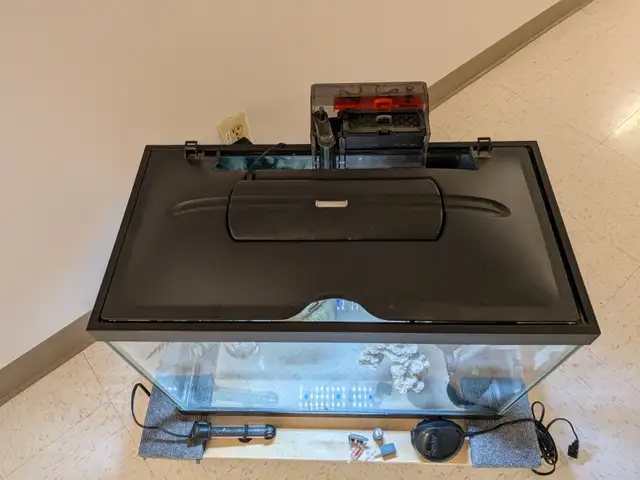 AQUARIUM. 20 GALLONS - Photo 2