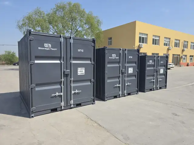 10ft, 9ft and 8ft mini shipping containers available now !!!