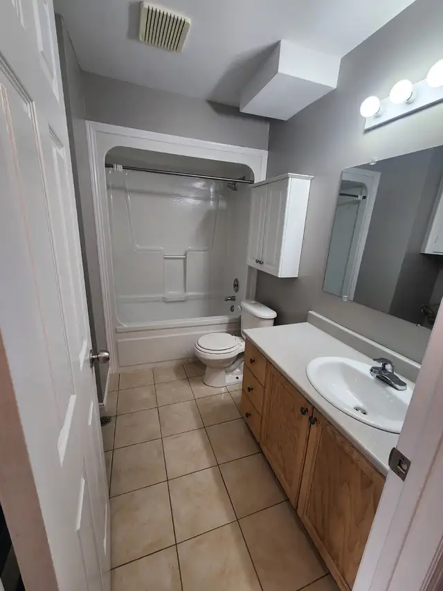 Apartment Available Immediately - 3 Bedroom Hanmer - Photo 8