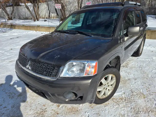 Mitsubishi enduar 2011 car for sale, engine 3.8 mileage 243 000