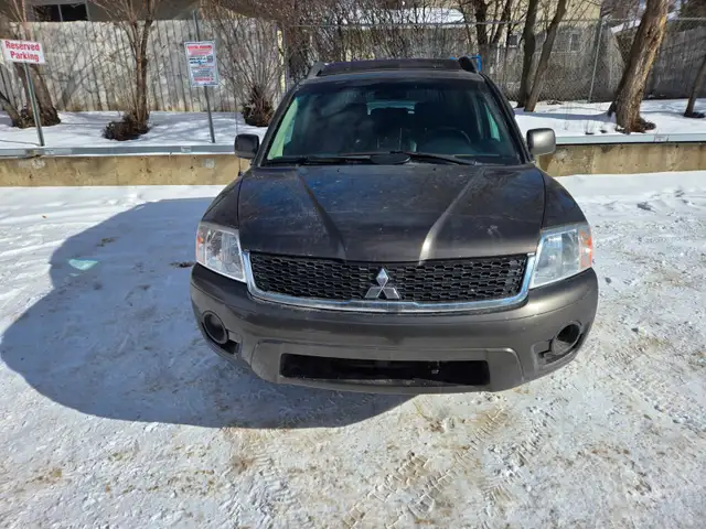 Mitsubishi enduar 2011 car for sale, engine 3.8 mileage 243 000 - Photo 2