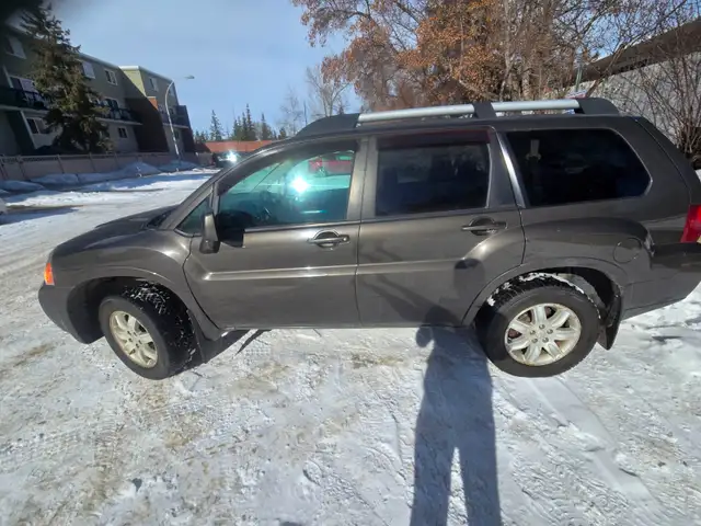 Mitsubishi enduar 2011 car for sale, engine 3.8 mileage 243 000 - Photo 8