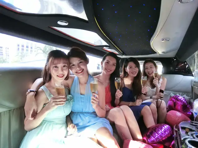 TORONTO LIMOS-HAMILTON LIMOUSINE WEDDING AIRPORT CONCERT CLUB - Photo 5