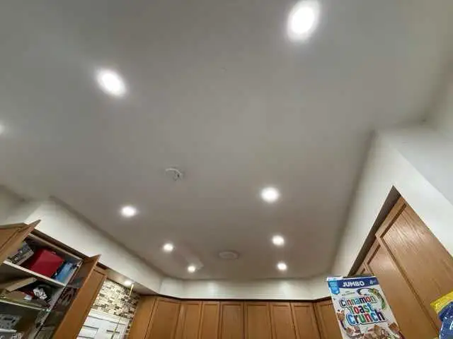 potlights inside and outside - Photo 2