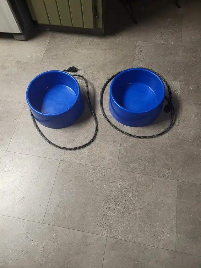 HEATED PET BOWLS