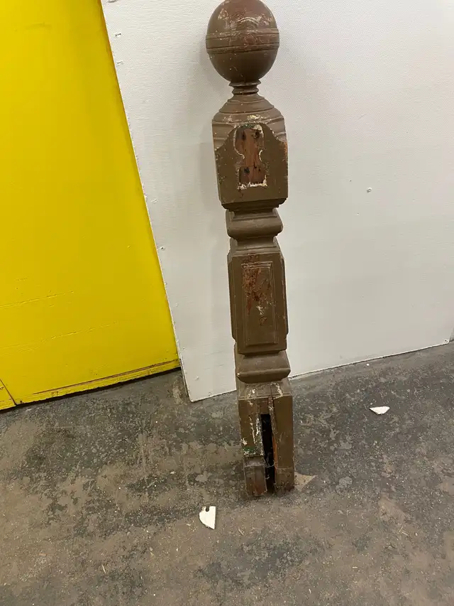 Newel post - Photo 4