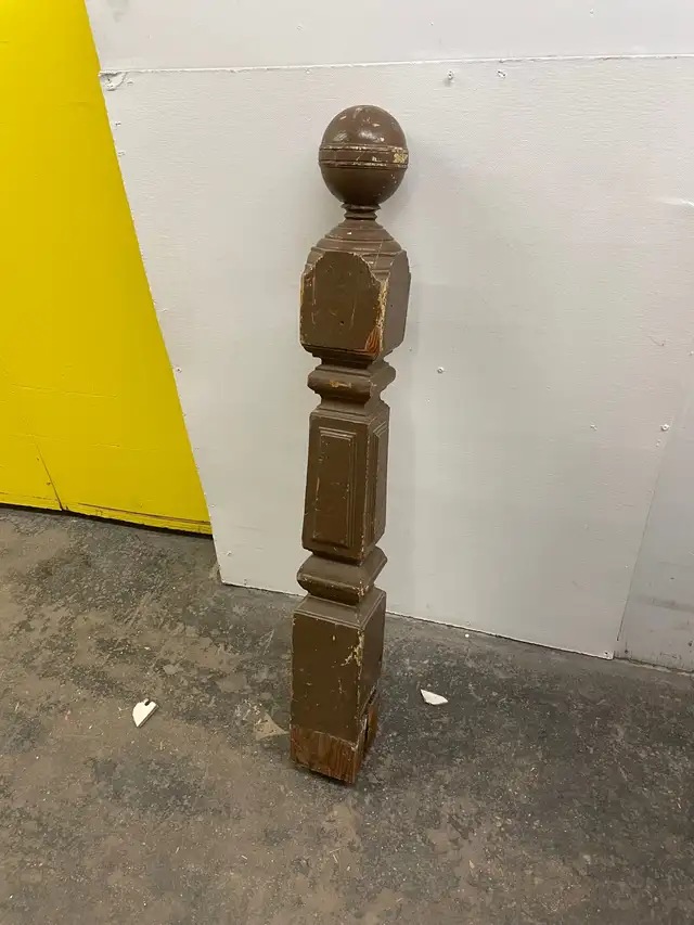 Newel post - Photo 5