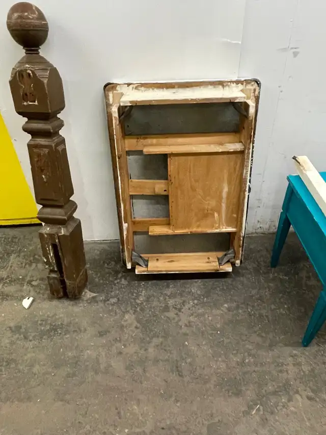 Newel post - Photo 6