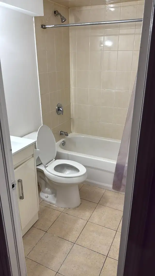 2 BEDROOM BASEMENT FOR RENT NEAR SHERIDAN COLLEGE BRAMPTON - Photo 2