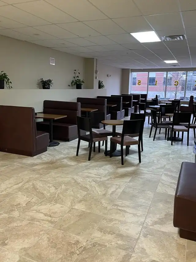 Room with ensuite available for Sep 1st Prime location - Photo 7