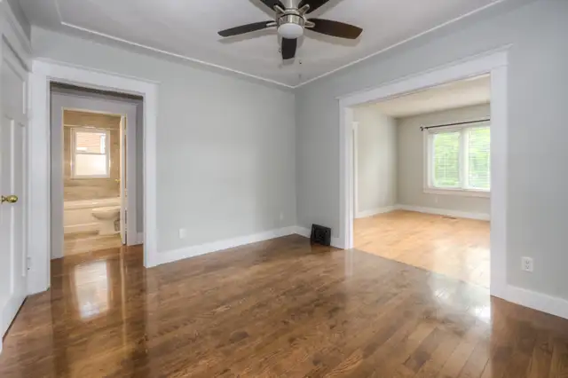 Large 2 Bedroom Apartment for Rent - Photo 4