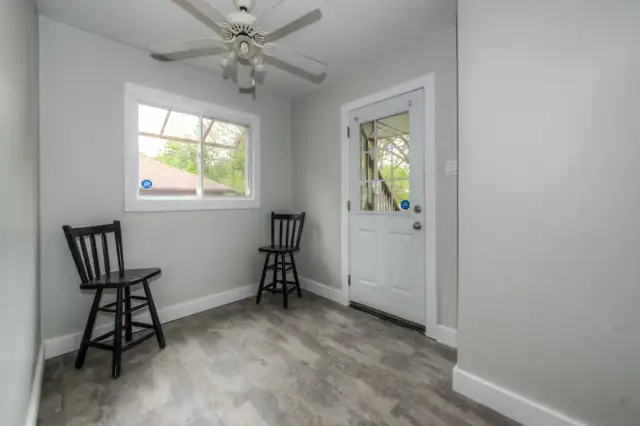 Large 2 Bedroom Apartment for Rent - Photo 10